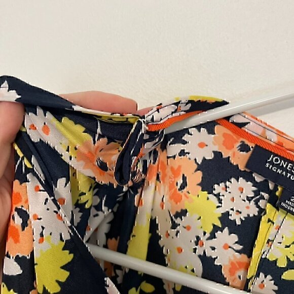 JONES NEW YORK Plus Size Tie Front V-Neck Blouse Navy Blue White Multi Floral 2X - Picture 12 of 13